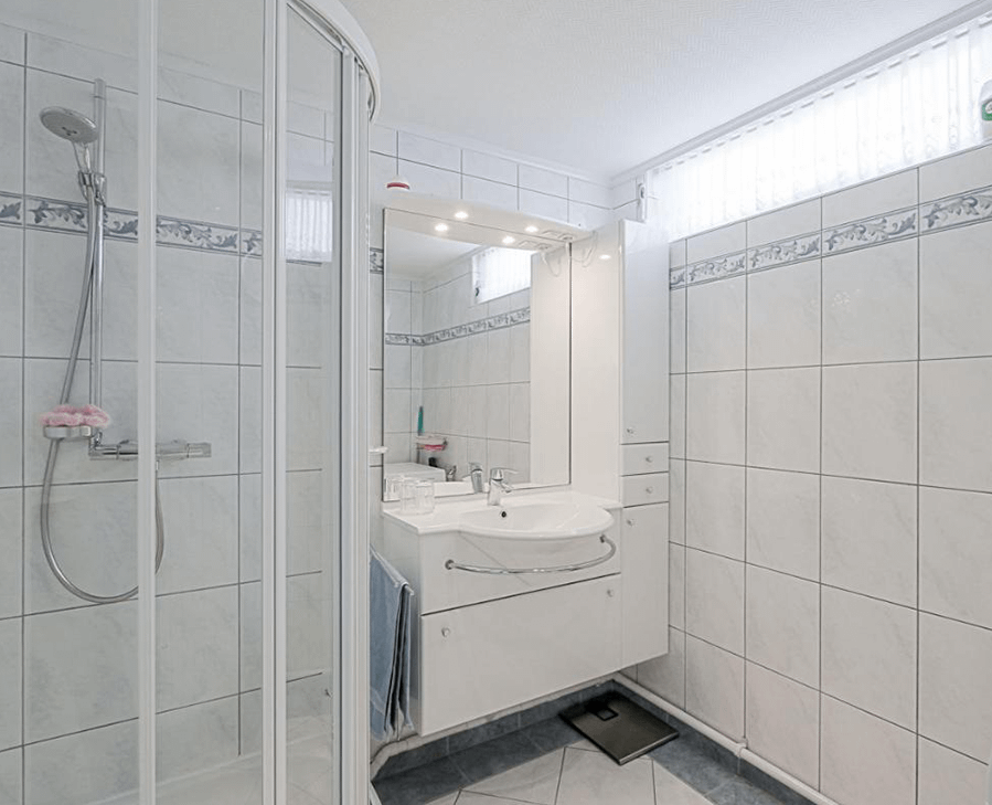 Betonvloer badkamer slopen